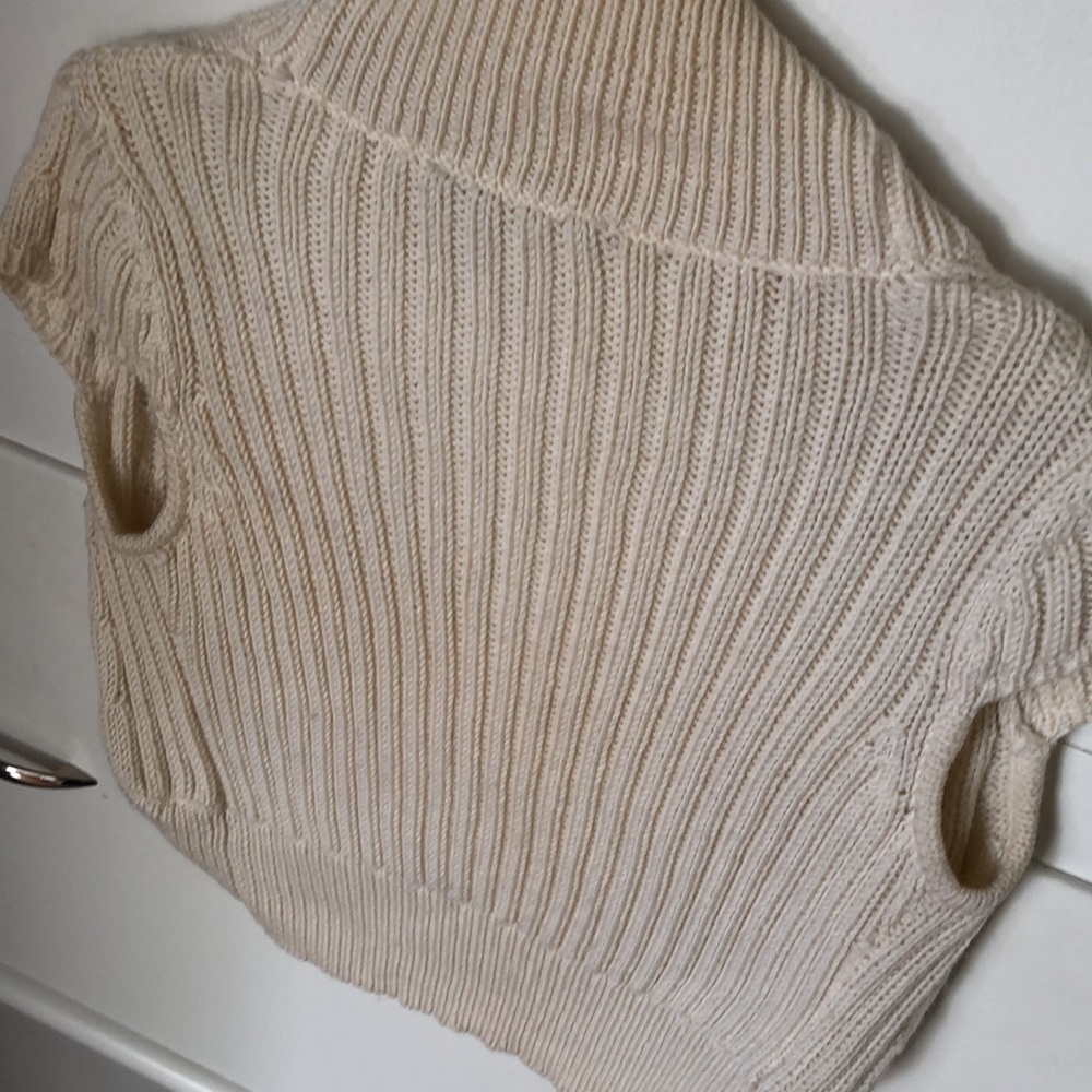 BCBG Max Azria Cropped Shrug - Picture 6 of 8